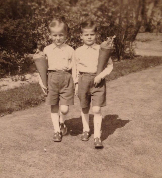 Berlin, 1953, Zwillinge M. Duclos und W. Duclos, Privatbesitz